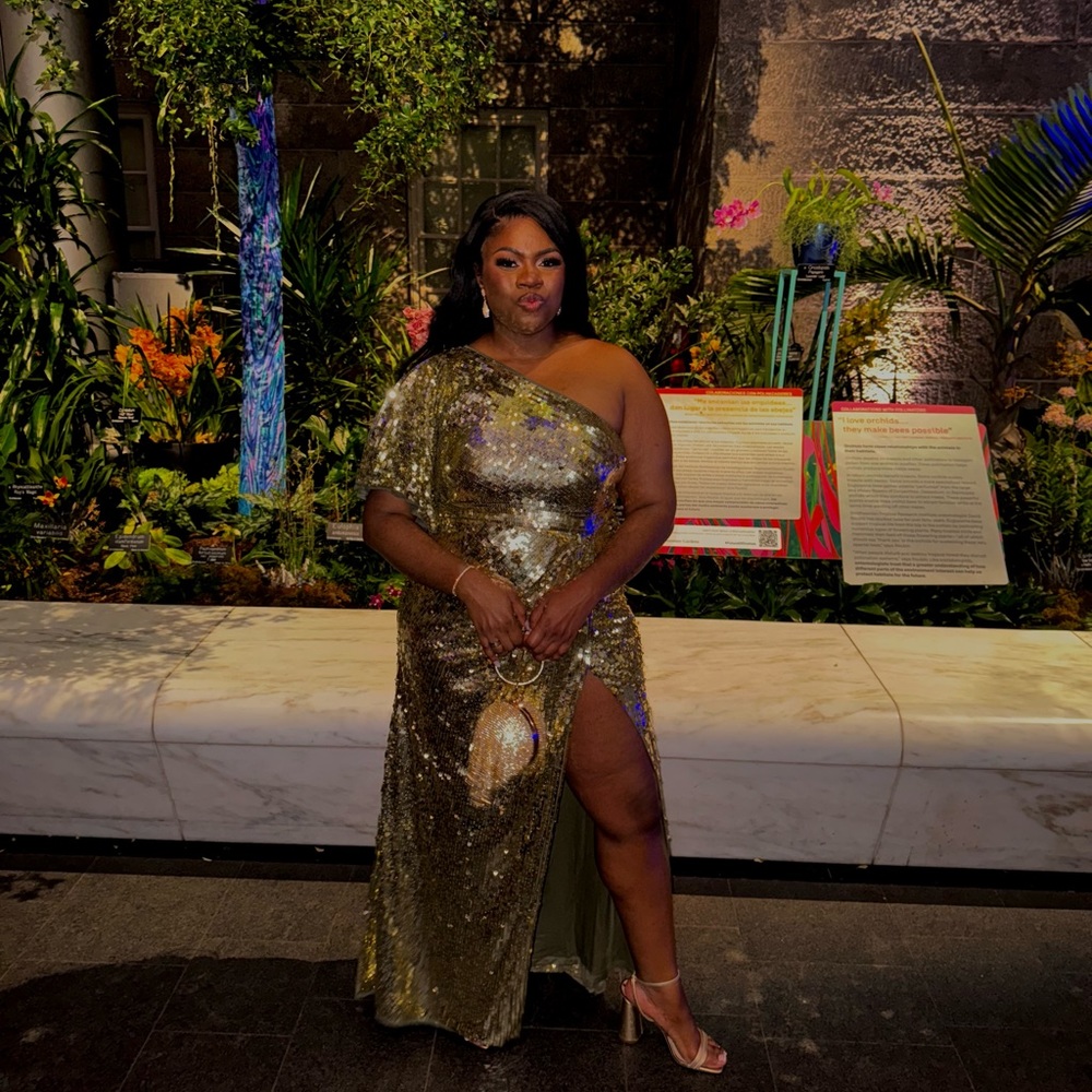 Gorgeous Gold Sequin Mac Duggal one-shoulder bell sleeve gown - Picture 5 of 6